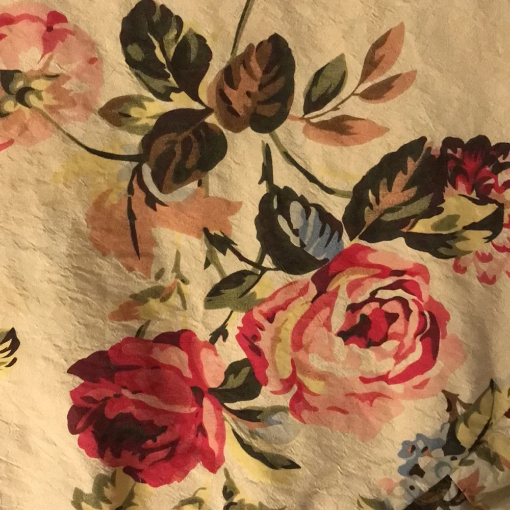 Rodeo Home Silk Floral Table Runner Ruffle Red Pink Roses Golden Yellow Cottage